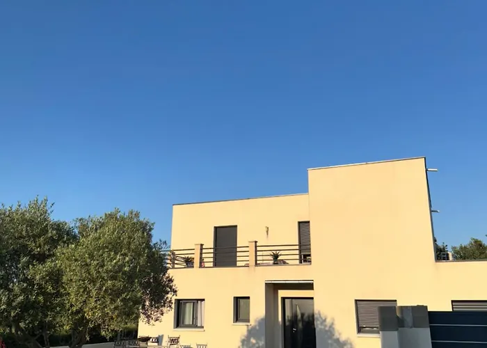 Villa Maison 3 Avec Piscine By Ayline *